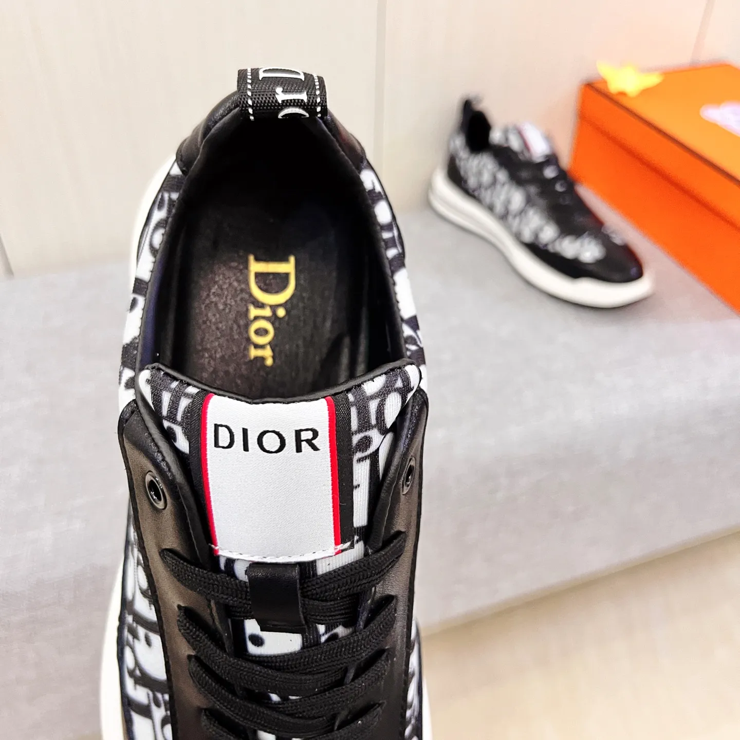 🚘🚘Factory batch 440 men's shoes💰[Dior]🔥Men's high-end brand of shoes official website 1:1 latest masterpiece: the upper is made of Italian imported first-layer cowhide with a comfortable and breathable lining➕original non-slip and wear-resistant outsole🔥, making walking more convenient and comfortable! An exclusive new model, a stunning work, a beautiful 1:1 replica [color] compared to the official quality! Create a fashionable personality to set off your uniqueness! A must-have for trendy men! Classic🔥Size: 38-44 Color: 🔥Multiple colors available🔥.